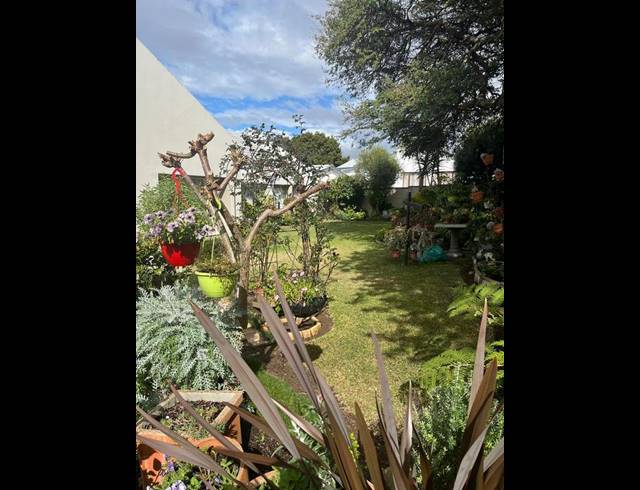 4 BEDROOM HOUSE FOR SALE IN HARTENBOS CENTRAL